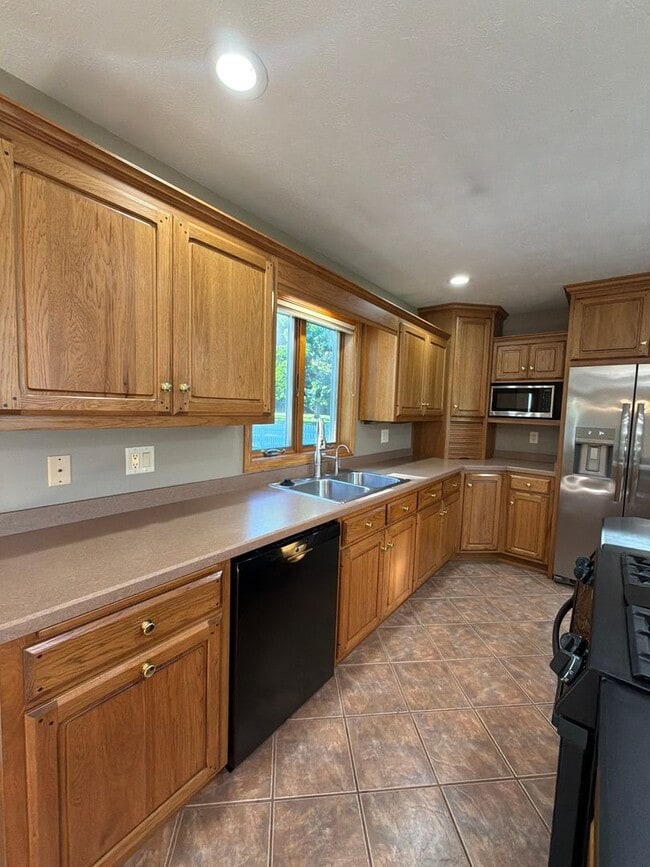 Building Photo - Country Living with Convenient Access 3 Bedroom Brick Ranch Home in Goshen
