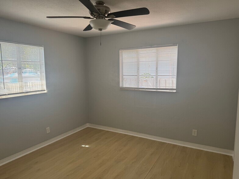 Building Photo - 3452 9th Ave N