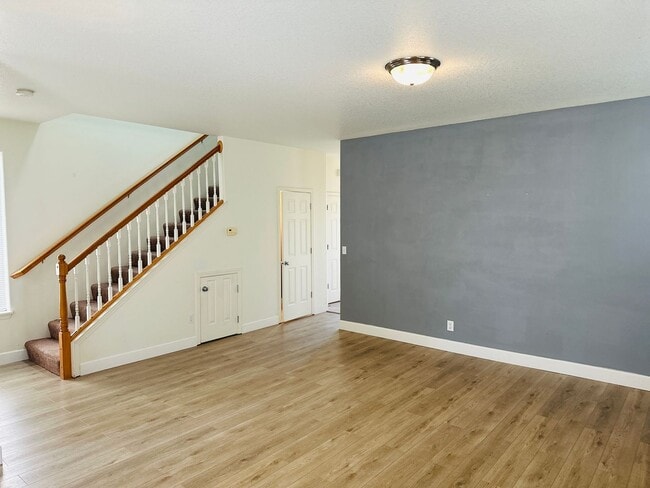 Building Photo - Charming Home in Terrific Central Location