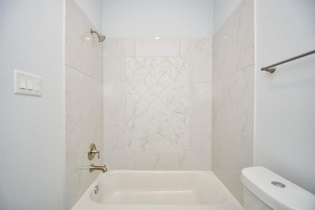 Building Photo - 703 Link Rd