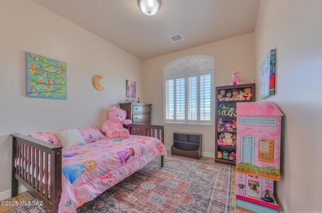 Building Photo - Kings Ranch