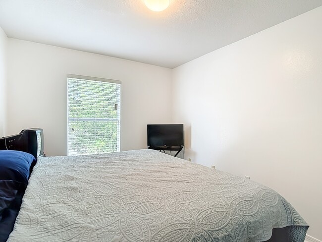 Building Photo - 9856 Ashburn Lake Dr