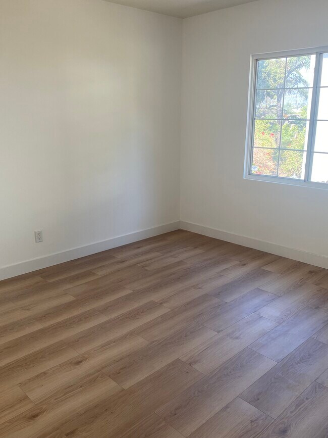 Bedroom 2 - 1437 Plumas St