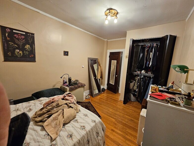 Building Photo - 286 Western Ave