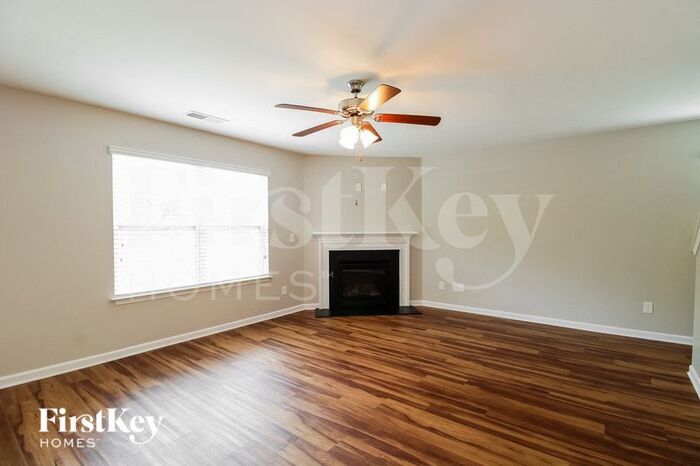 Building Photo - 1752 Abbott Oaks Dr