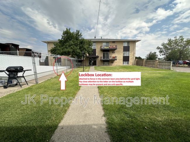 Building Photo - 1401-142B 2b St S