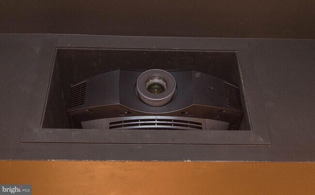 Building Photo - 5482 Royal Mile Blvd