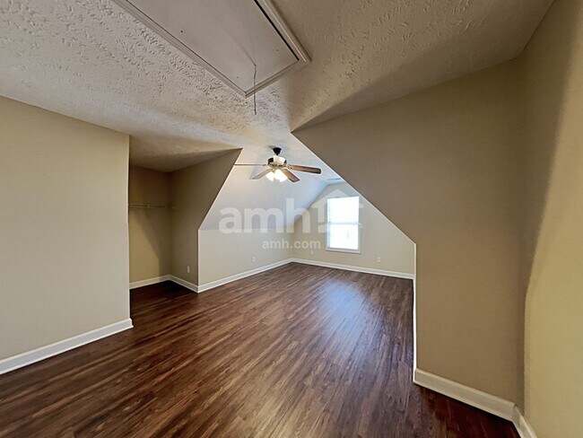 Building Photo - 119 Nick Price Dr