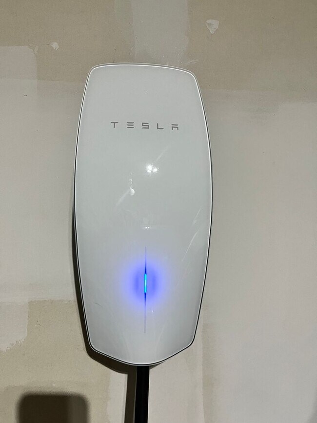 Building Photo - Beautiful Newer 3-2-2 with WOW Yard! May 2026 Move-in!