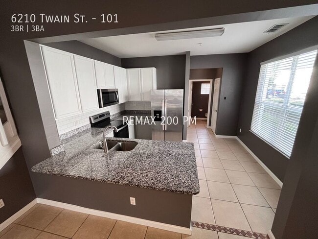 Building Photo - 6210 Twain St