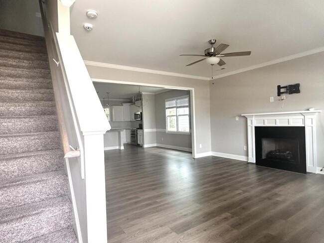 Building Photo - 3355 Hopekirk Dr