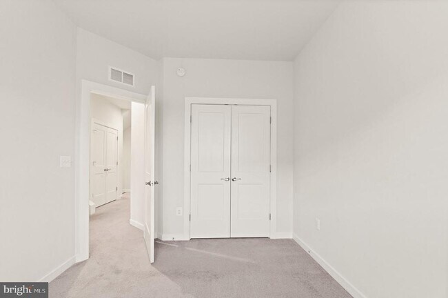 Building Photo - 1109 Madeira Terrace SE