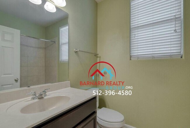 Building Photo - Available Now: 3 bed/2 Bath in Desirable B...