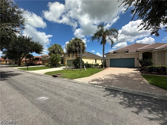 Building Photo - 2323 Bainmar Dr