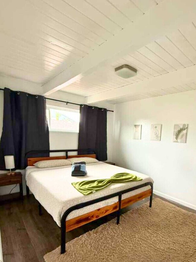 Building Photo - 2312 Bonar St