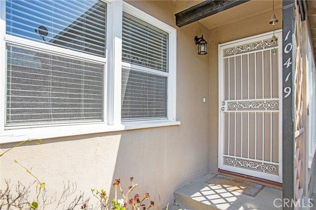 Building Photo - 10419 Floral Dr