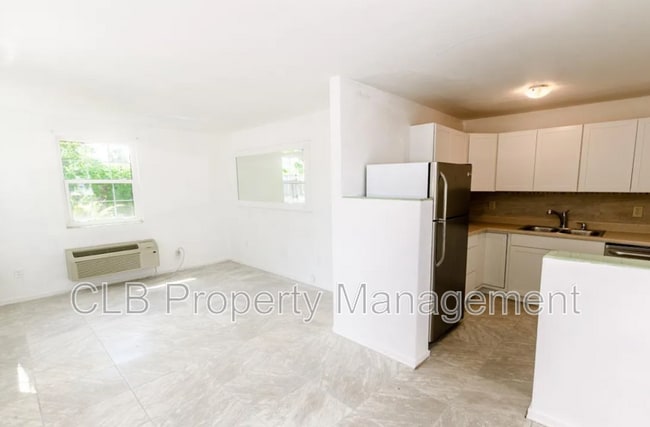 Building Photo - 36 Brooks Dr