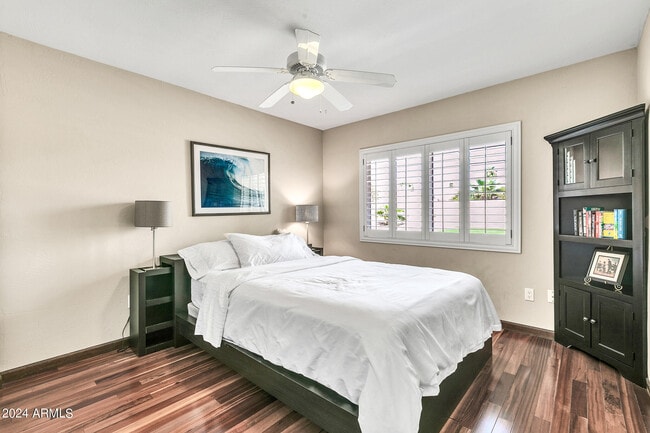 Building Photo - 8532 E San Bruno Dr