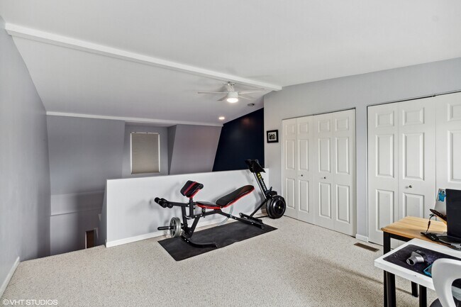 Building Photo - 4438 N Racine Ave