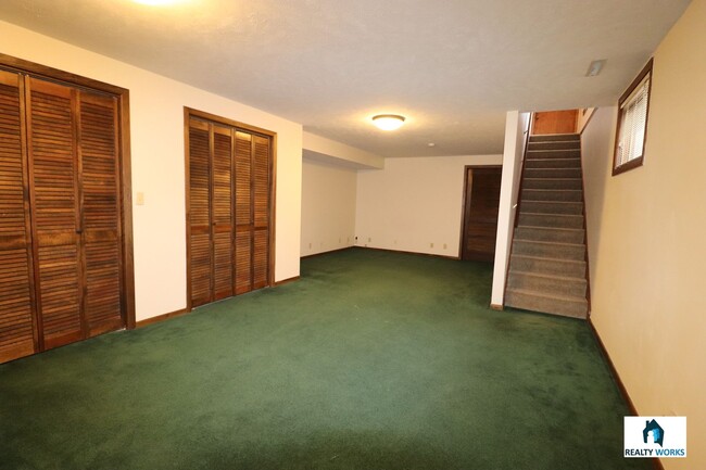 Building Photo - Amazing 2 bed Home!