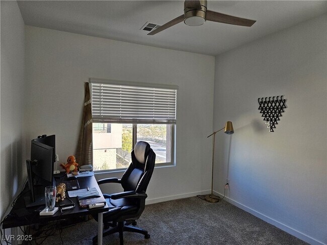 Building Photo - 600 N Carriage Hill Dr