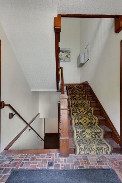 Building Photo - 3546 Emerson Ave S #5