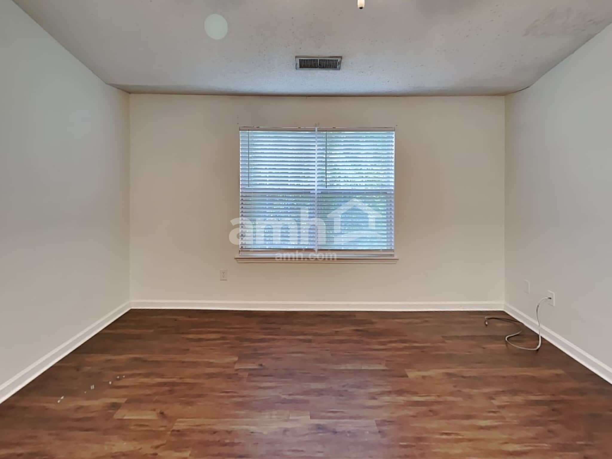 Building Photo - 4238 Zephyrhills Dr