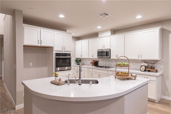 Building Photo - 16 Cresta Villa Ct