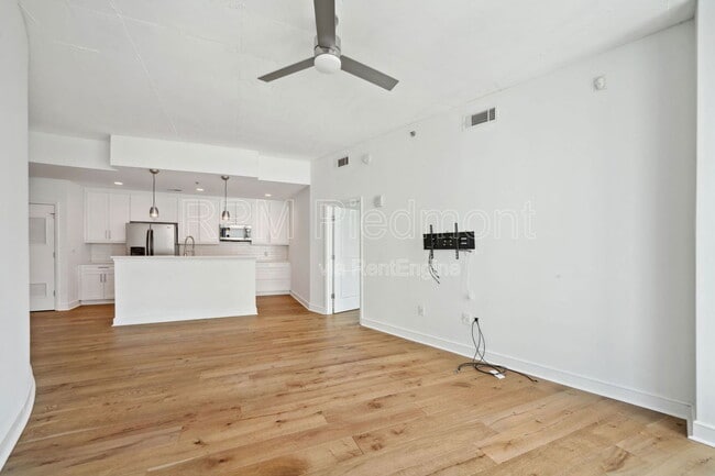 Building Photo - 44 Peachtree Pl NW