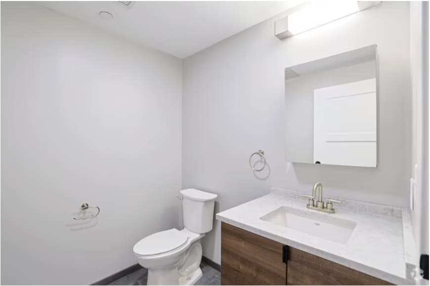 Building Photo - 109 Heath St