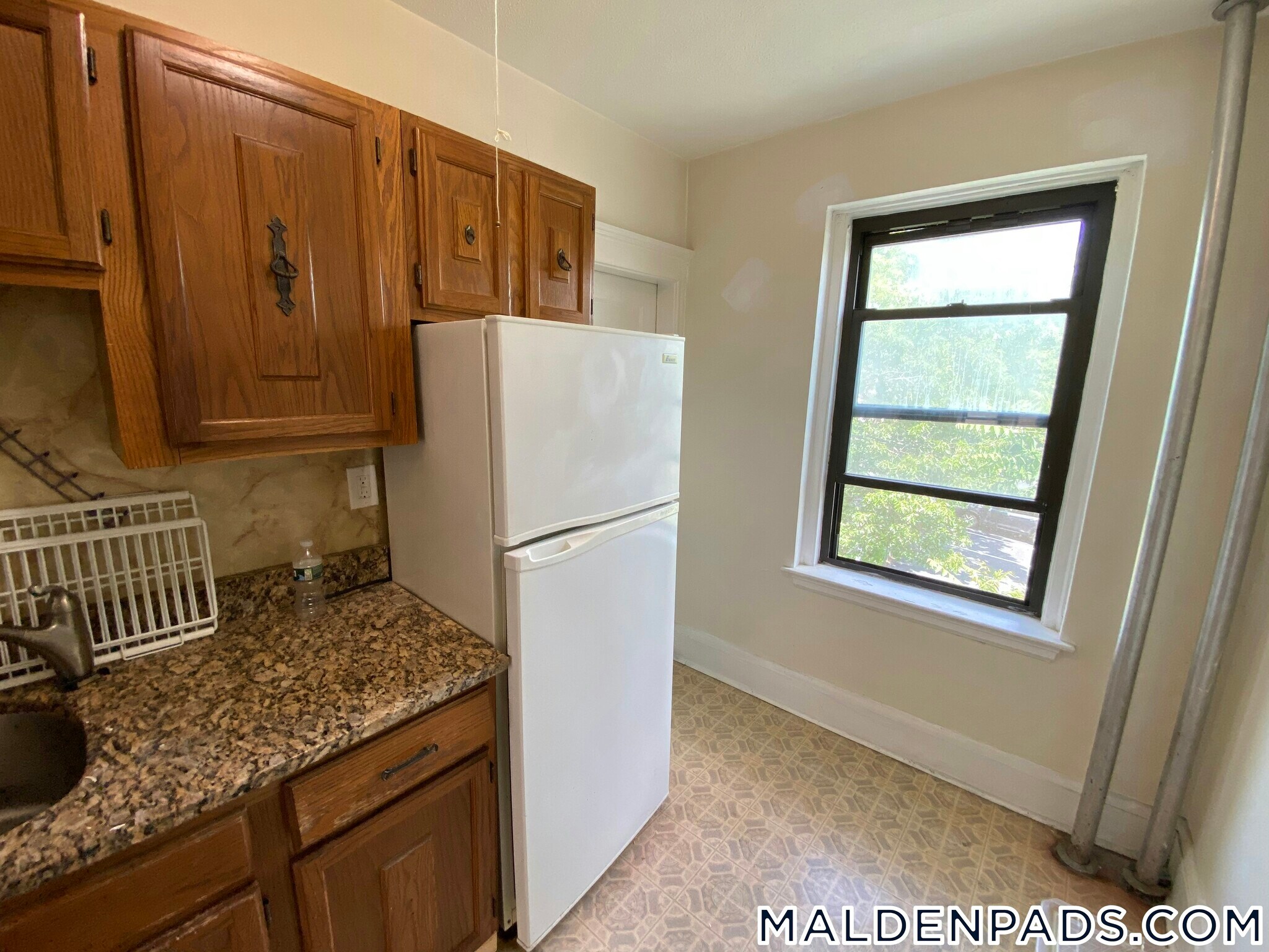 Building Photo - 349 Pleasant St