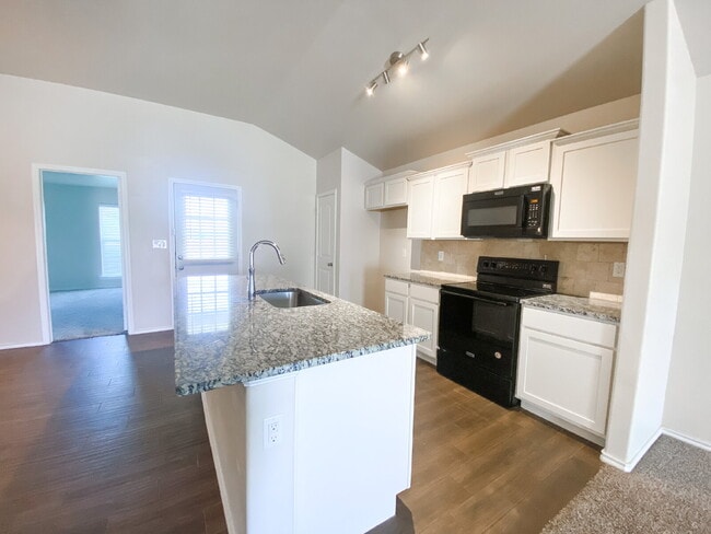 Building Photo - 3/2/2 Home in Windstone!