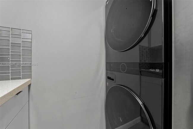 Building Photo - 3586 N University Dr