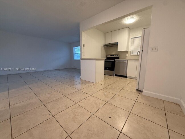 Building Photo - 400 NW 65th Ave