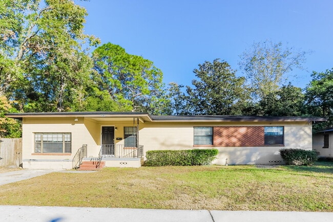 Building Photo - 4303 Anvers Blvd