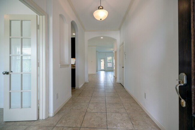 Building Photo - 1822 Olive Pine Dr