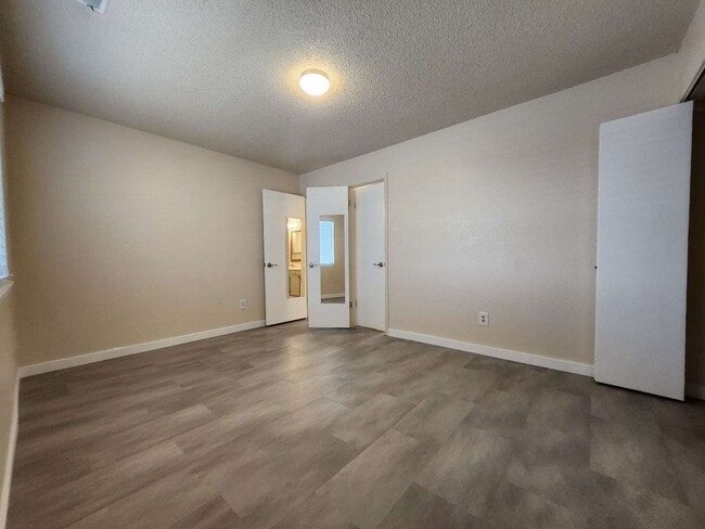 Building Photo - 3475 Cochran Dr