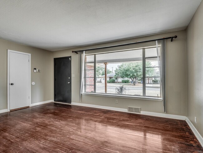 Building Photo - 1724 Churchill Way