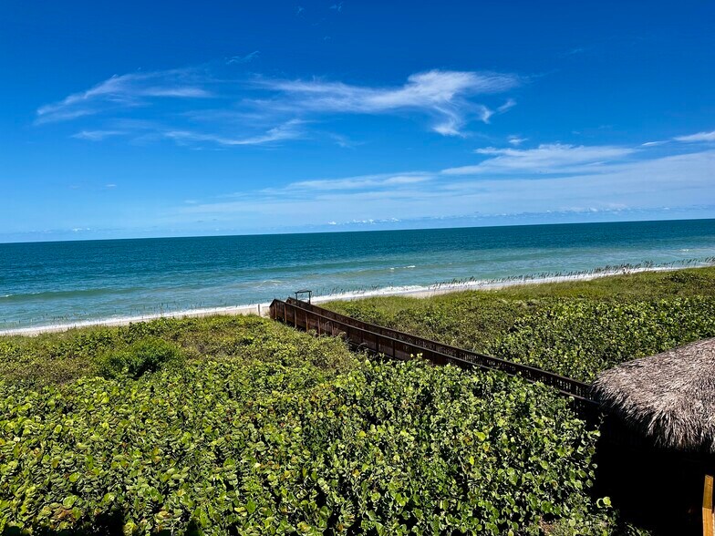 Building Photo - 4810 N Highway A1A