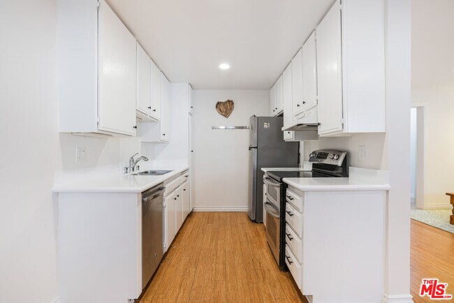 Building Photo - 918 17th St