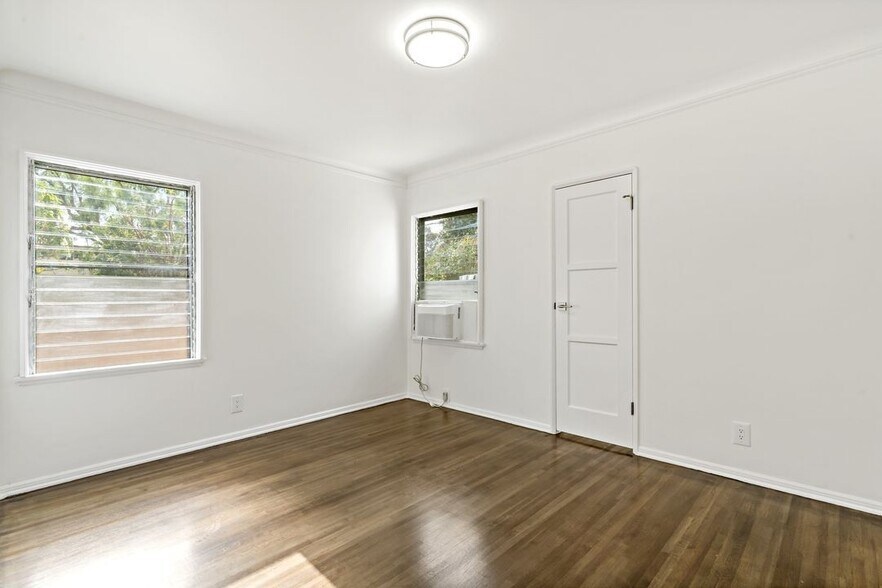 Building Photo - 1773 S Garth Ave