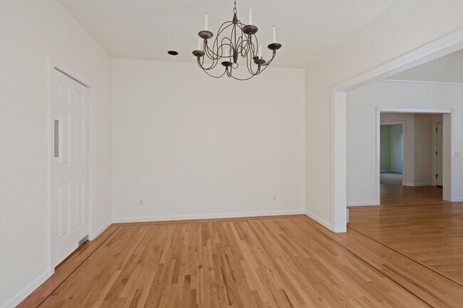 Building Photo - 8161 Ragle Pl