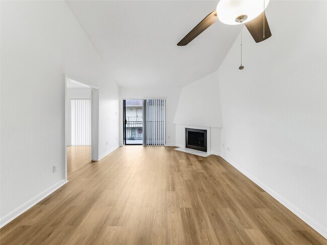 Building Photo - 10075 Westpark Dr