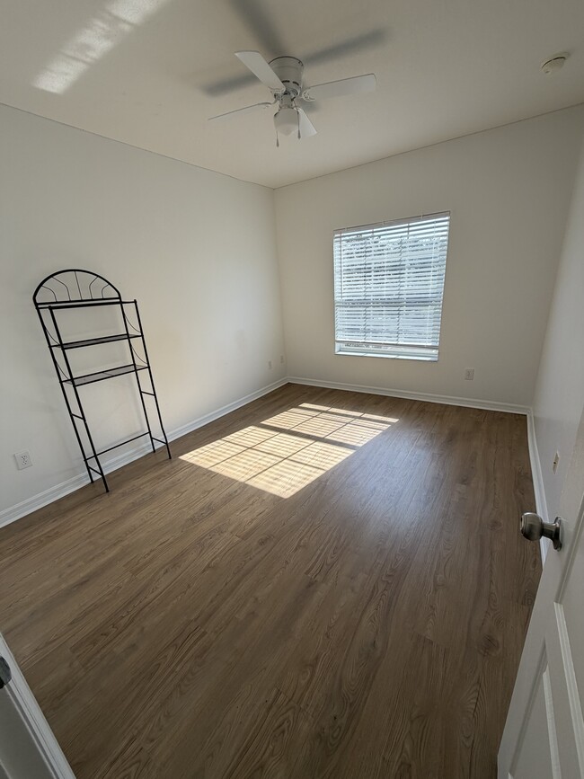 Building Photo - 449 Scarlatti Ct