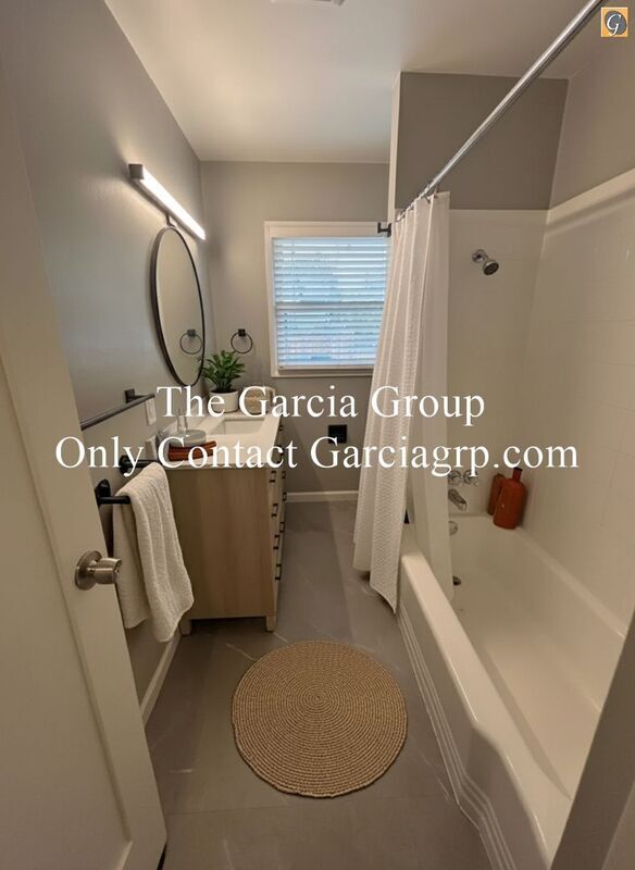 Building Photo - 3423-3435 SE 78th Ave