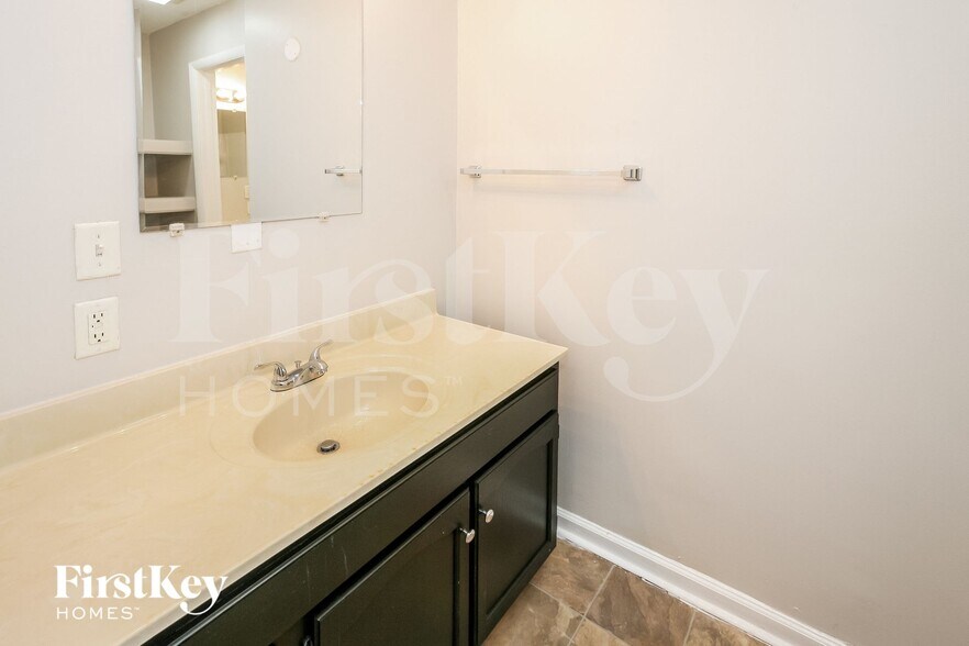 Building Photo - 7414 E 30th St