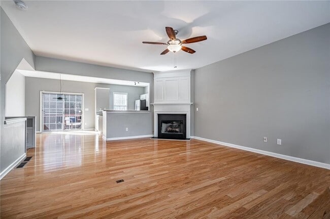 Building Photo - 2302 Towneheights Terrace SE