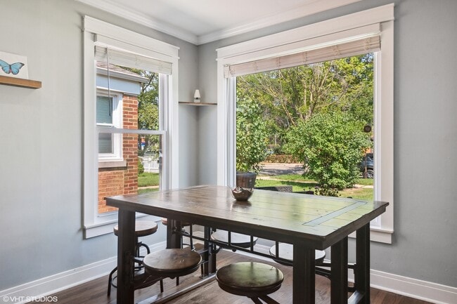 Building Photo - 2124 Seward St