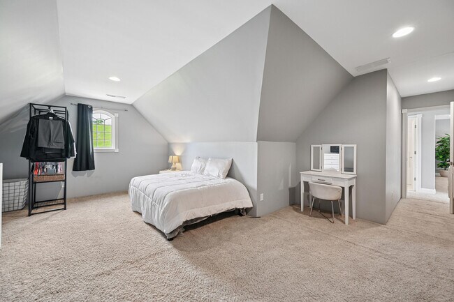 Building Photo - 135 Harbour Ridge