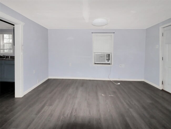 Building Photo - 6611 Jensen St